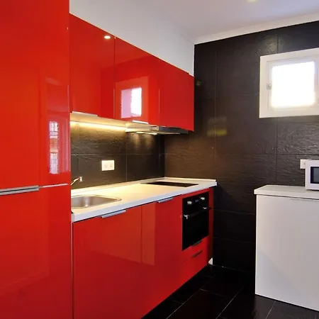 2nd Tram 28 Apartment Lisbon